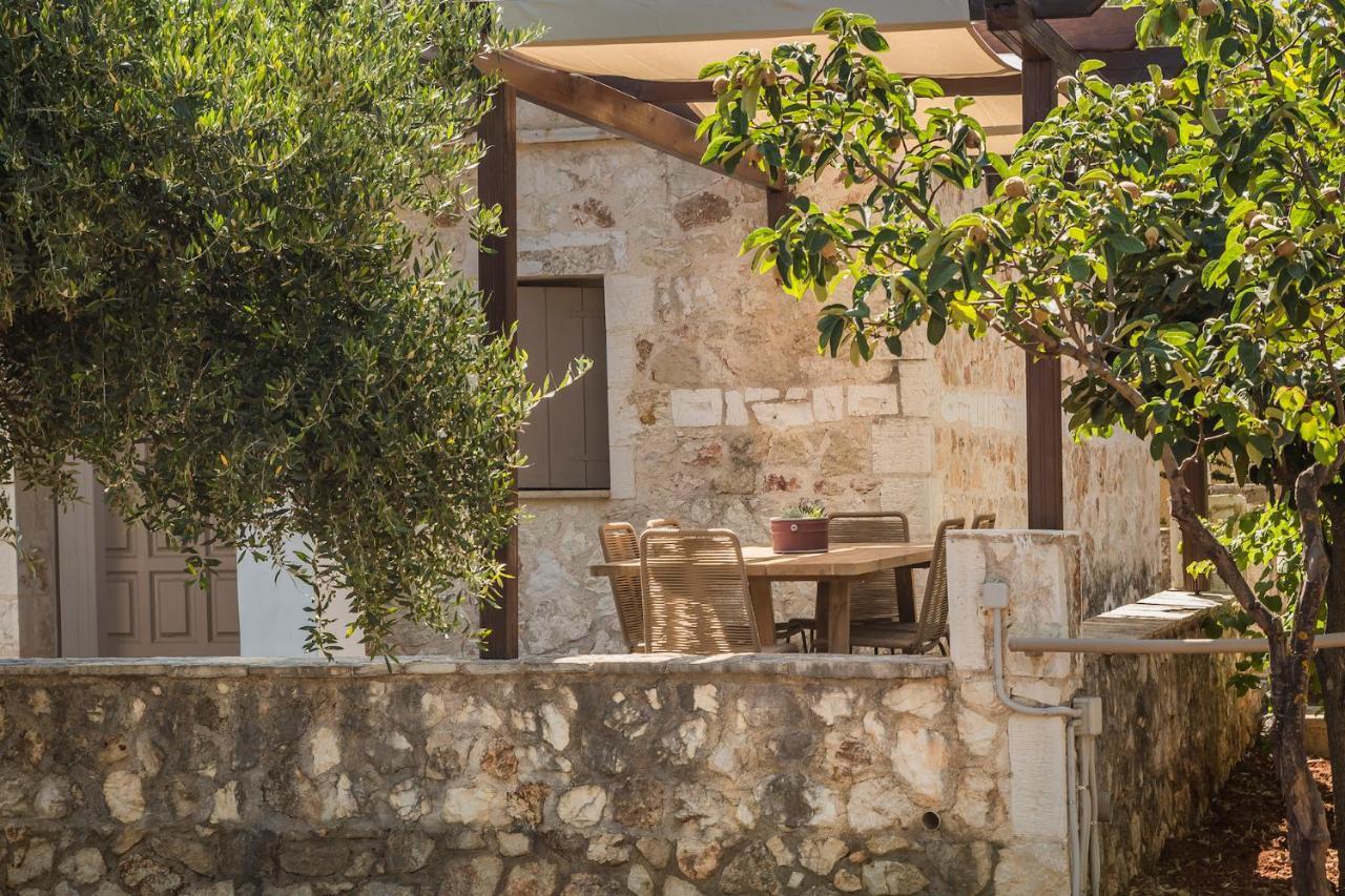 Ploes Luxury Cottages Pesádha エクステリア 写真