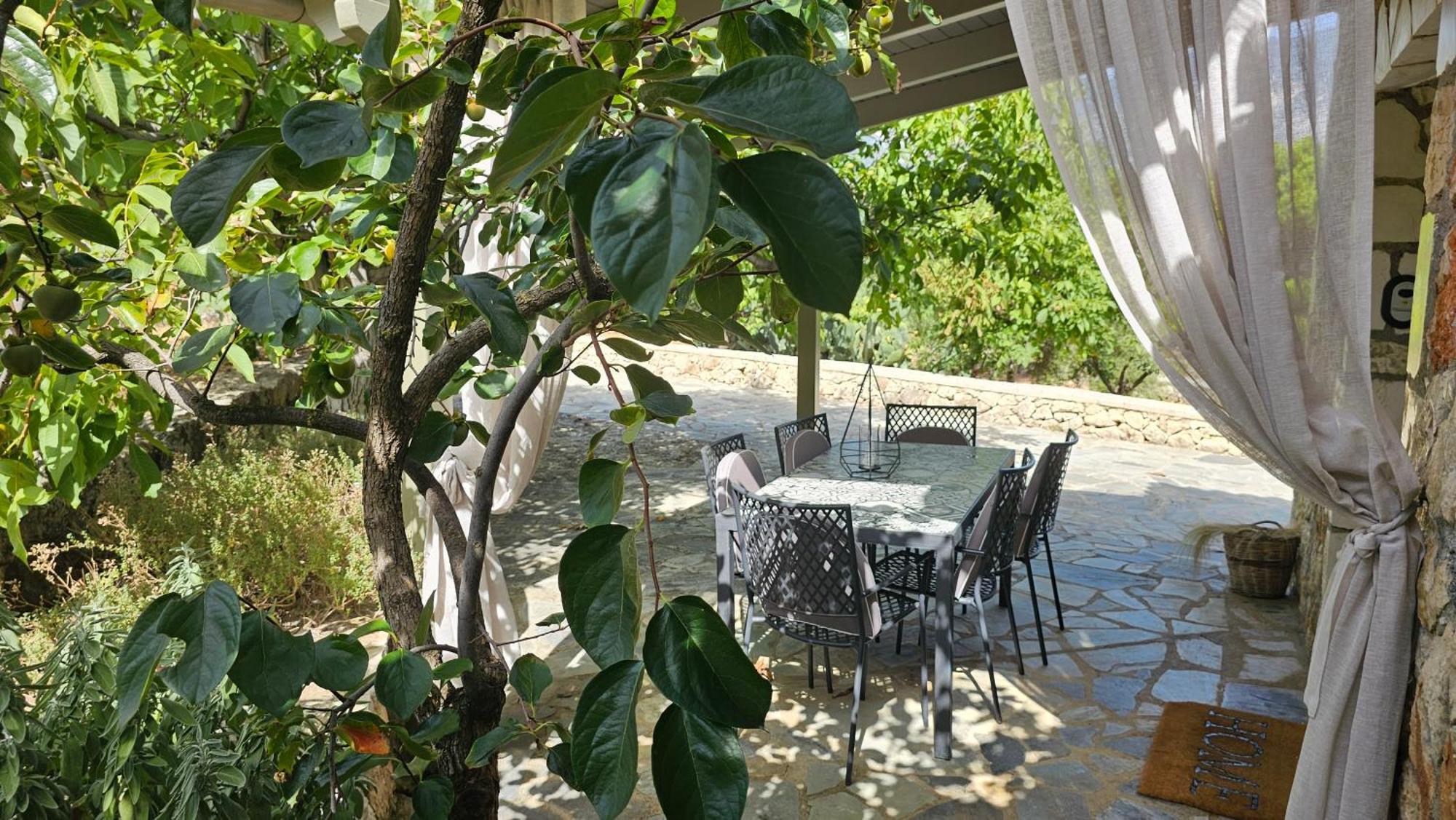 Ploes Luxury Cottages Pesádha エクステリア 写真
